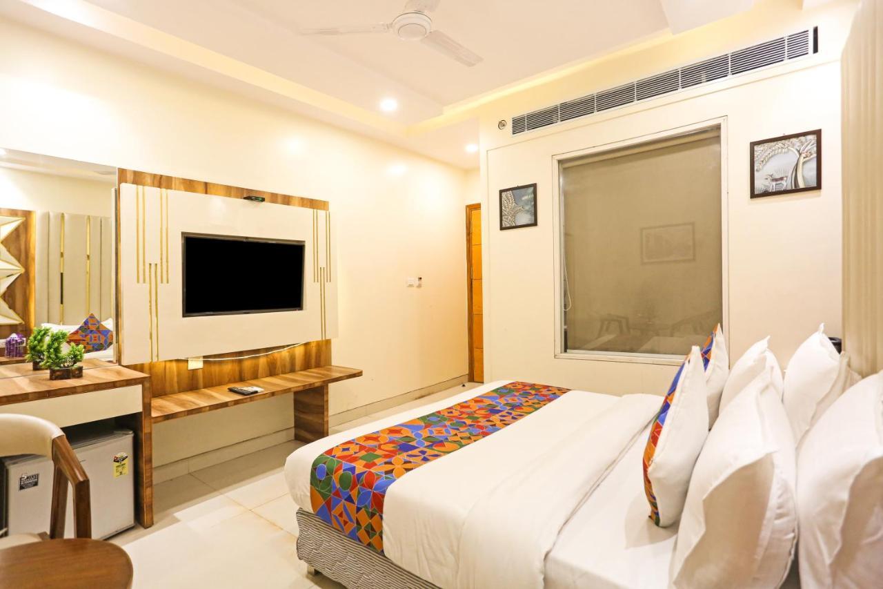 Frank Stay-Newly Built Worth -2Mins Walk From Rk Ashram Metro Satation New Delhi Exterior photo